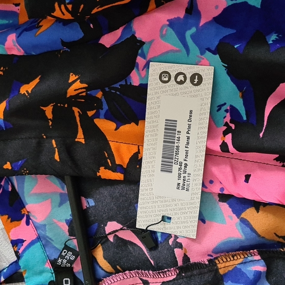 Boohoo woven wrap front floral print dress, UK10 - Picture 3 of 4